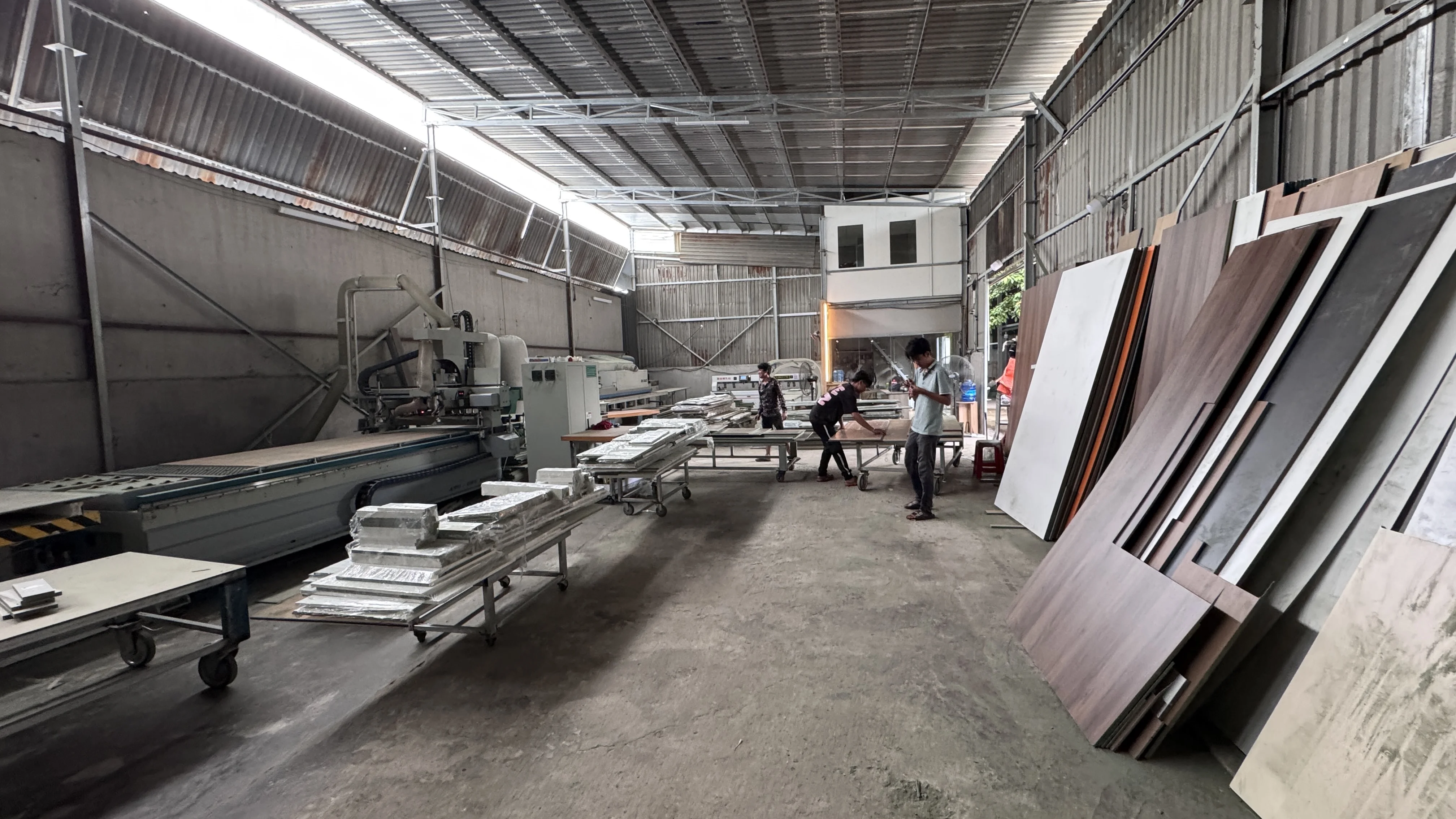 Dây chuyền sản xuất nội thất gỗ công nghiệp tại xưởng CNC KTD