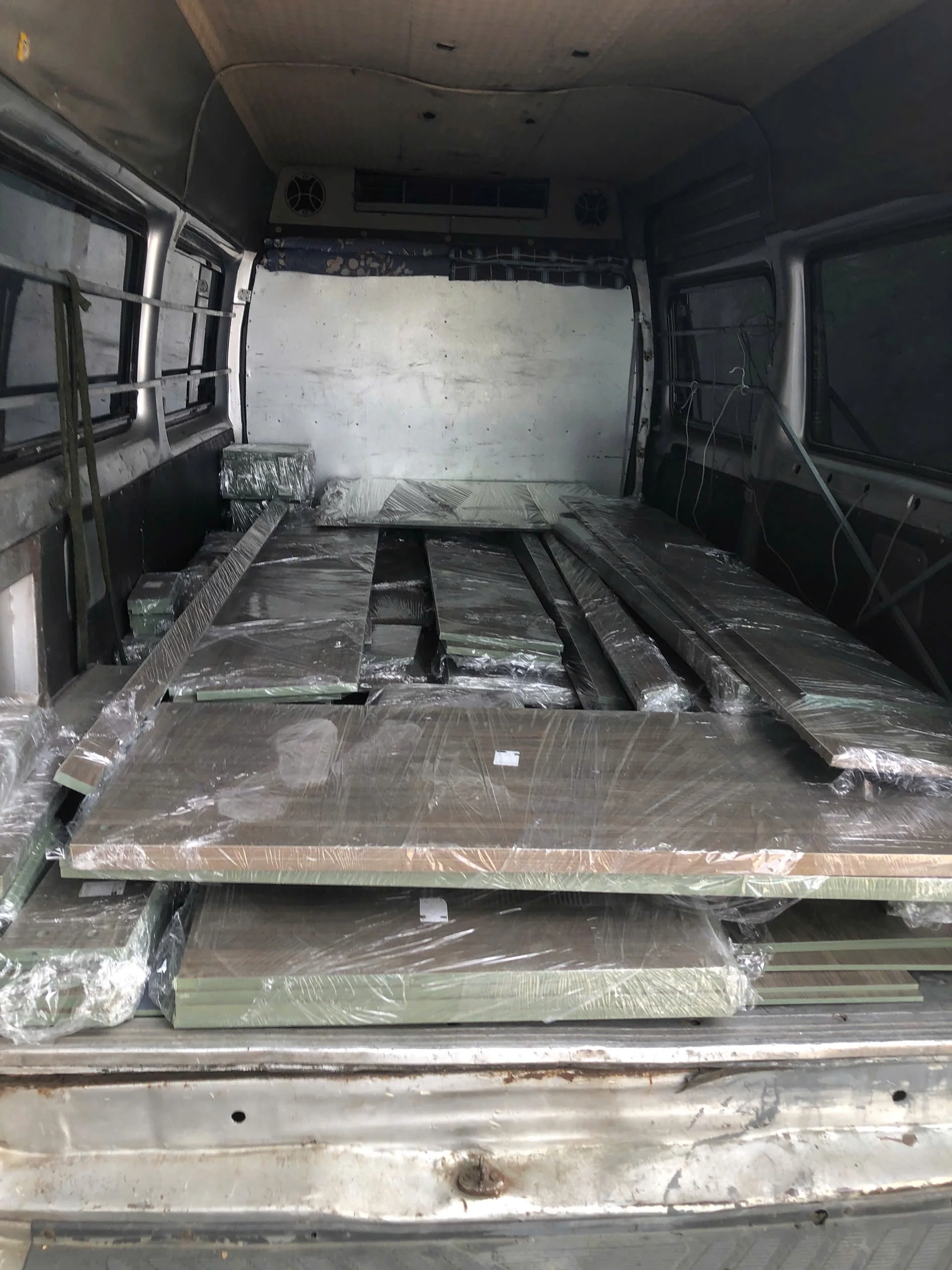 Bọc màng PE bảo vệ phôi và bốc xếp xe tải giao nhanh 24-48h